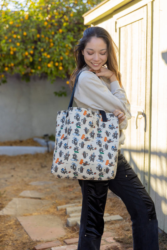 AH! RACCOONS EVERYWHERE! Tote Bag